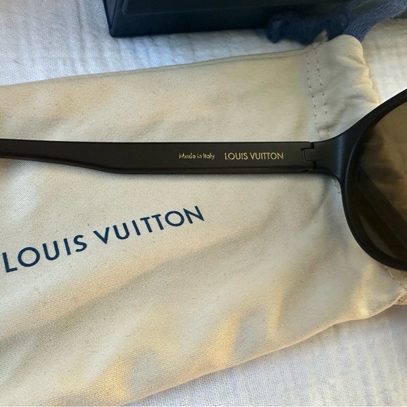 Louis Vuitton LV Waimea Sunglasses - Picture 6 of 9